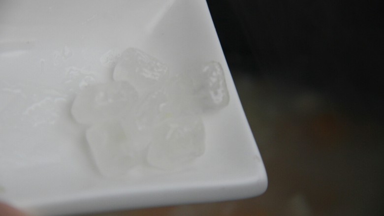 幸福早餐~红薯山药小米粥,放入冰糖,继续煮,再煮十多分钟