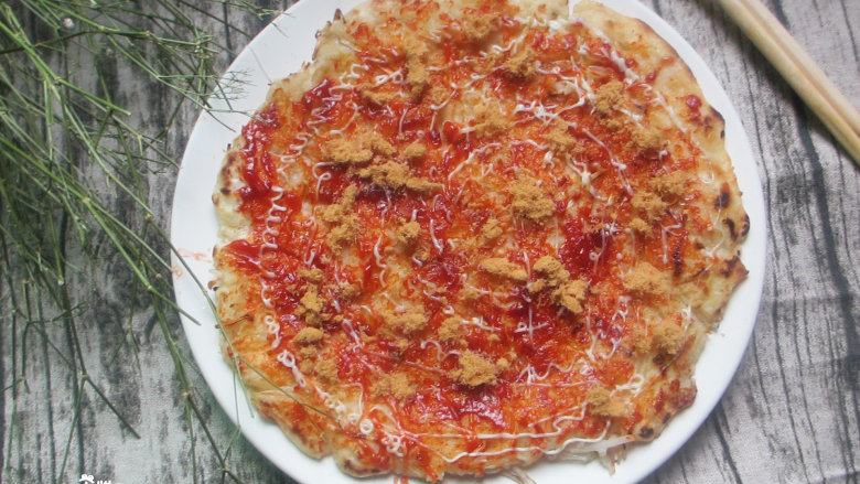 韩式豆芽饼 ,里面的绿豆芽口感爽脆,饼子软软的,十分好吃