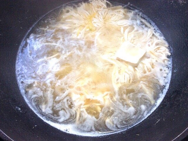 菊花豆腐汤,除末,勾芡