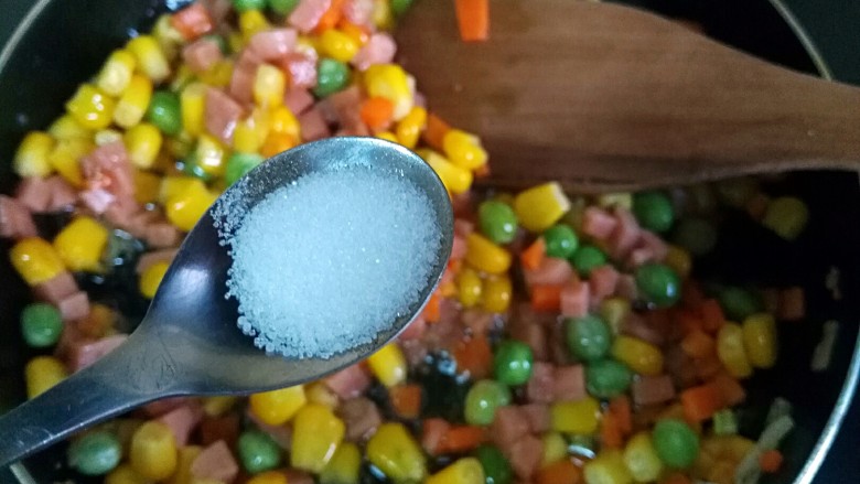 甜香披萨饼(平底锅版),适量食用盐