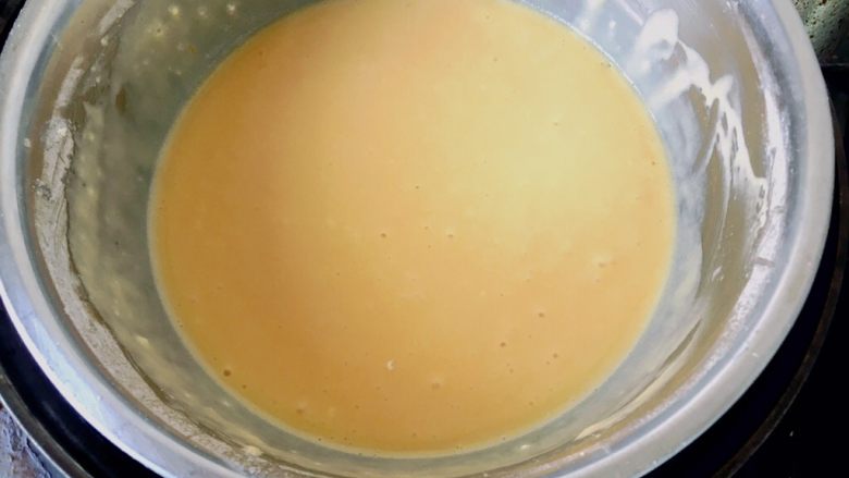 #中式点心#奶黄包
附奶黄馅做法,入蒸锅,隔水蒸20分钟
