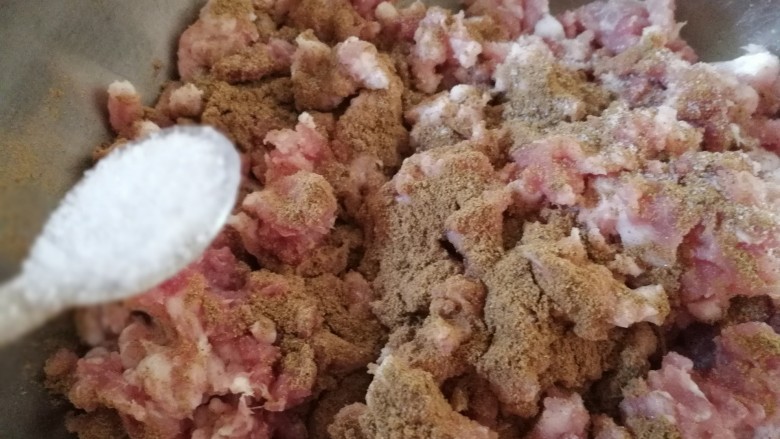 中式点心+钱袋白菜肉包,三小勺盐,