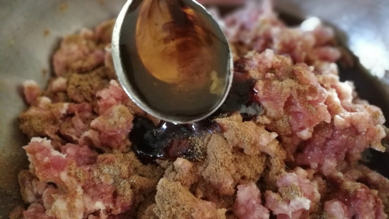 中式点心+钱袋白菜肉包,四勺豆油,