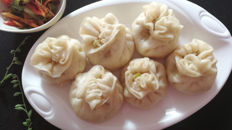中式点心+钱袋白菜肉包,漂亮的钱袋包子,皮薄馅大,鲜香美味!