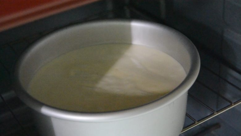 戚风蛋糕
,烤箱预热160°,放中下层烤45分钟左右