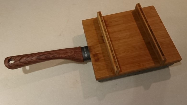 魚籽海鮮燒,首先介紹今天的鍋具!玉子燒煎鍋!带蓋!
