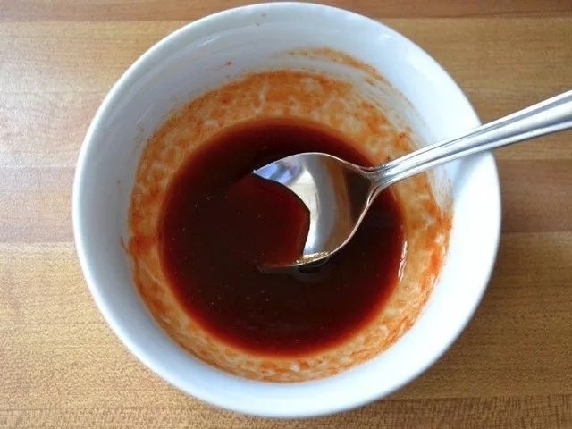 家常手擀面,喜欢吃辣的可以加<a style='color:red;display:inline-block;' href='/shicai/ 852'>辣椒油</a>。