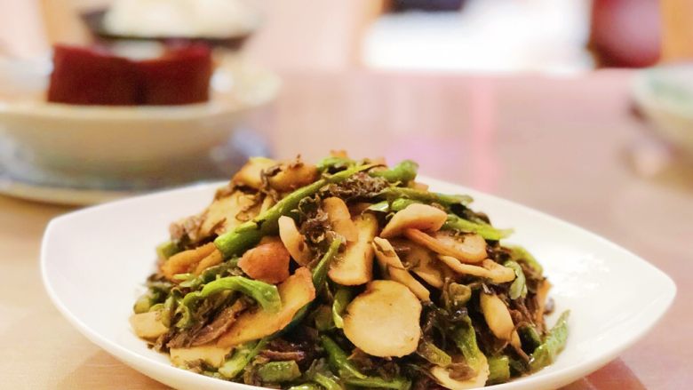 倒笃菜香爆小尖椒,非常棒的一款下饭菜,今天干掉两碗🙊