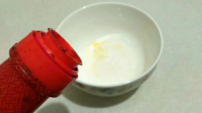 黑酱油＋糖醋鸡腿肉,倒一滴老抽