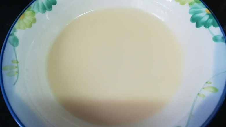 云腿月饼,再将猪油加入,混合均匀