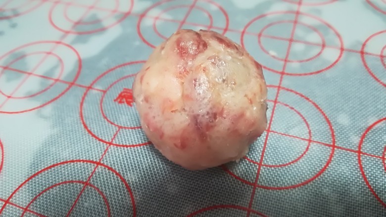 云腿月饼,做好的云腿馅也分成35g一个