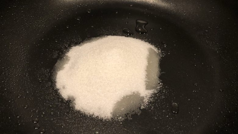 桂花糖年糕,量取决于各自的口味,这款糖年糕其实是越甜越好吃