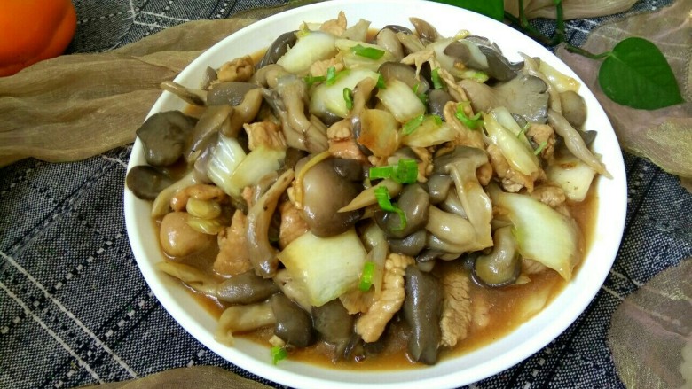 鸡腿菇炒肉,成品