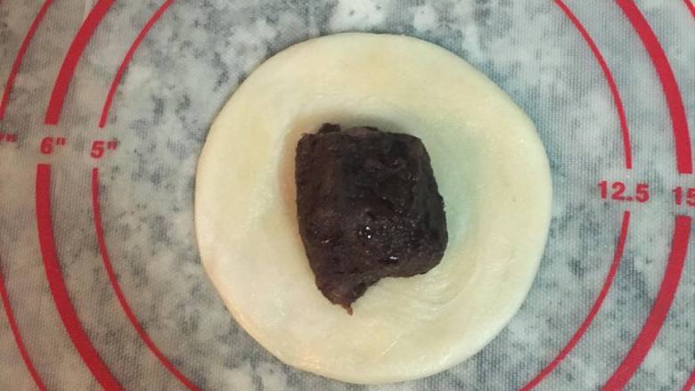 中式點心+古早味紅豆酥餅,麵皮翻面,包入內餡,