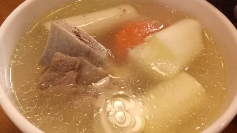 🍲淮山牛蒡龙骨汤,加点盐,就可以了.