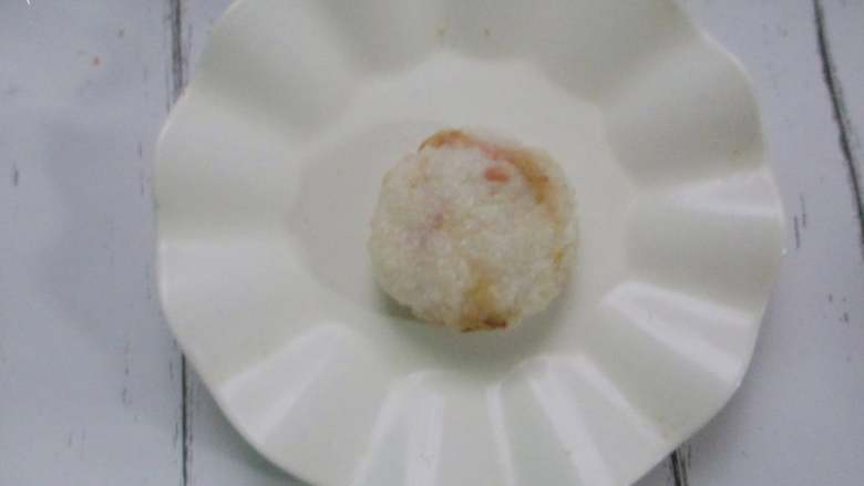 爆浆芝士饭团,然后捏成饭团,压扁