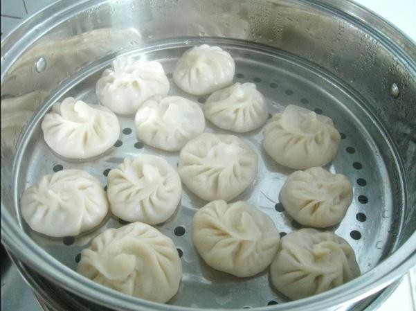 美味灌汤包,凉水开大火蒸15分钟左右即可(根据包子大小视情而定);