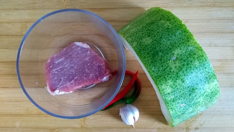 蚝油肉末冬瓜(微辣),食材备齐
就是这么简单!