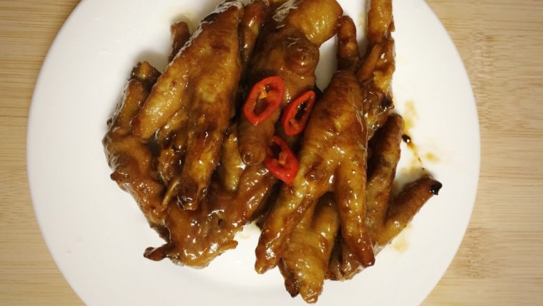 粤式茶点凤爪,美美的摆拍一下,再美美的品尝。