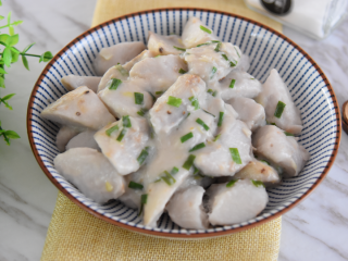 秋天不容错过的美味菜——葱烤芋艿