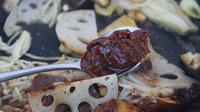 麻辣香锅米饭,再加一勺麻辣香锅料