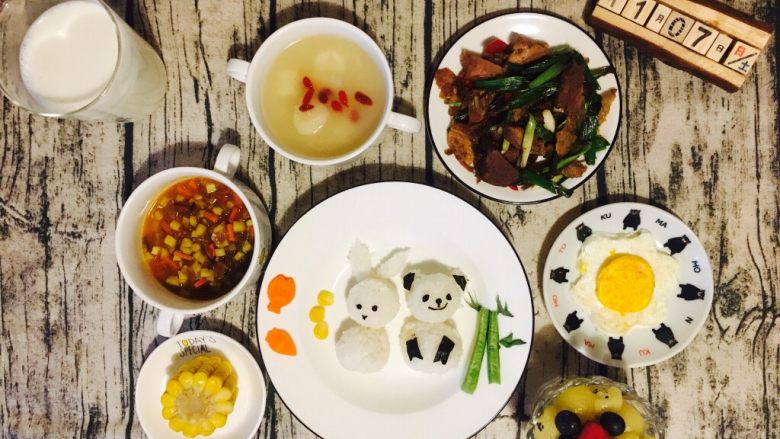 米菲兔和小熊猫咖喱饭