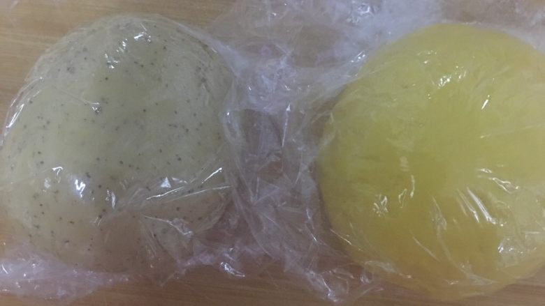 简单蝴蝶面,今天我做了两种面,南瓜、红枣