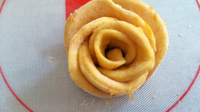 吃掉一朵花+南瓜玫瑰花馒头,整理出花形