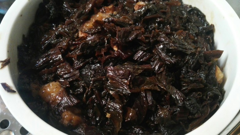 扣肉,大火蒸开转中小火蒸2~3小时即可(蒸第二次更好吃喔)。