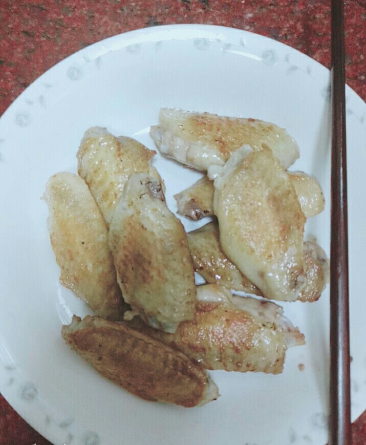 吃鸡+糖煎鸡翅,夹出来，静置