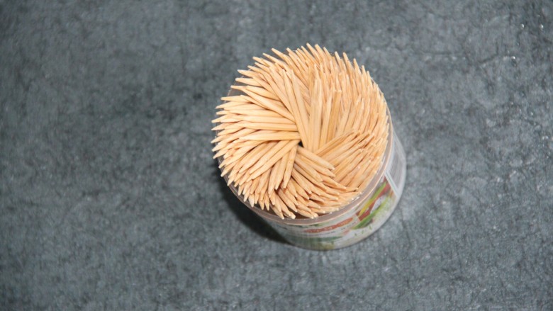 培根金针菇卷,准备牙签