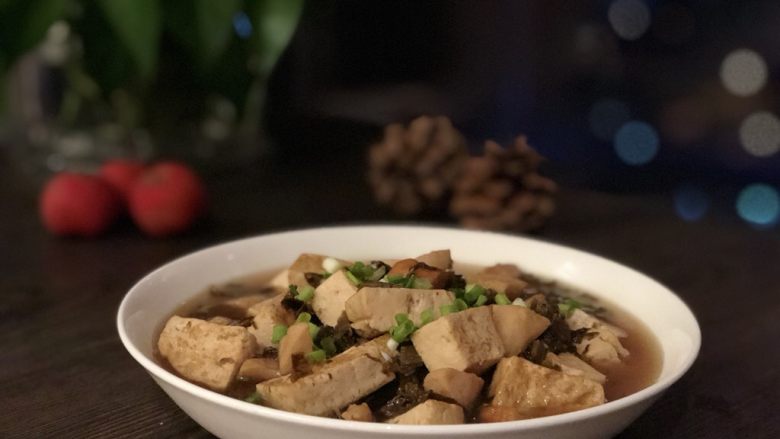 倒笃菜滚豆腐,鲜得眉毛掉下来了~~