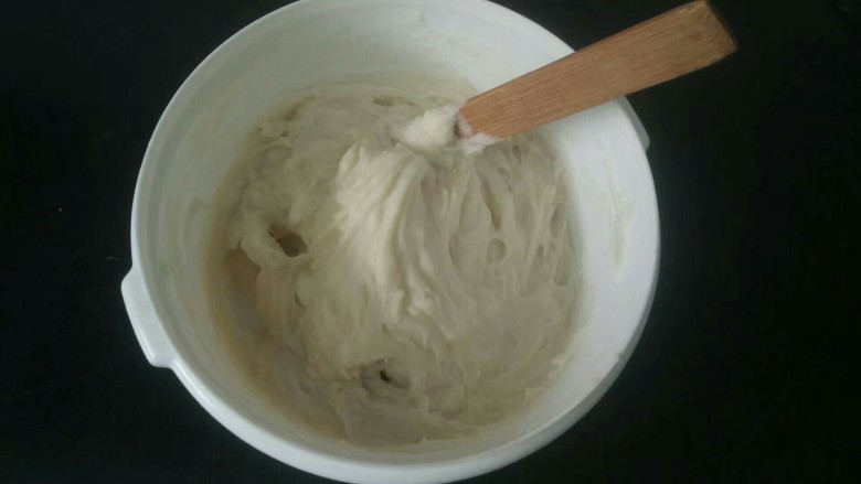 抹茶蔓越莓麻薯软欧
,隔水蒸熟或微波炉高火叮熟