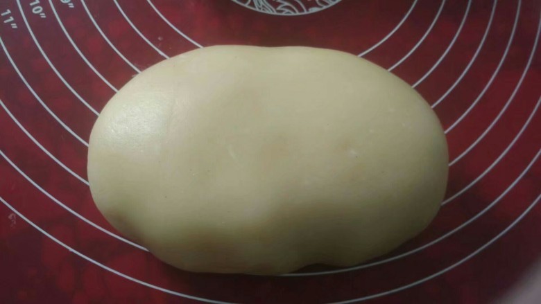 抹茶蔓越莓麻薯软欧
,揉好的