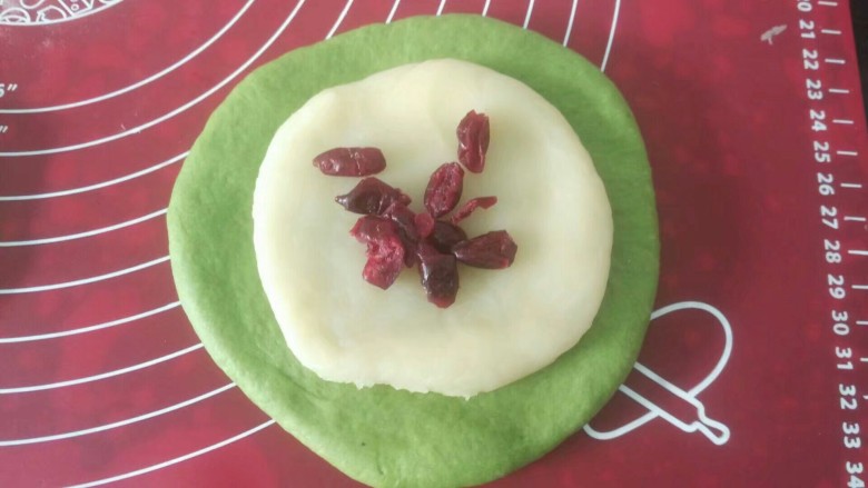 抹茶蔓越莓麻薯软欧
,如图所示
