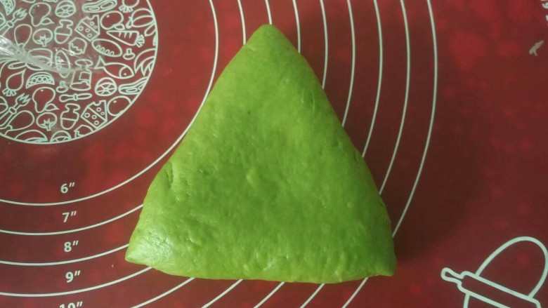 抹茶蔓越莓麻薯软欧
,翻面,稍稍整形