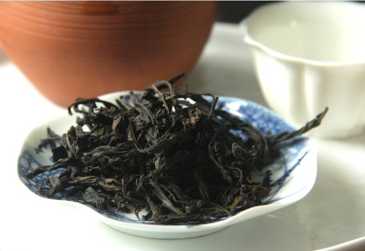 茶入膳
武夷肉桂茶叶蛋,用滚开<a style='color:red;display:inline-block;' href='/shicai/ 156925'>水</a>冲泡武夷肉桂,闻香,栀子花香沁人心脾;入喉,香气萦绕久久不去。周末与三五好友分享,不亦乐乎。