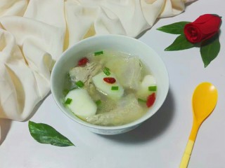 滚刀山药淡菜脆骨汤