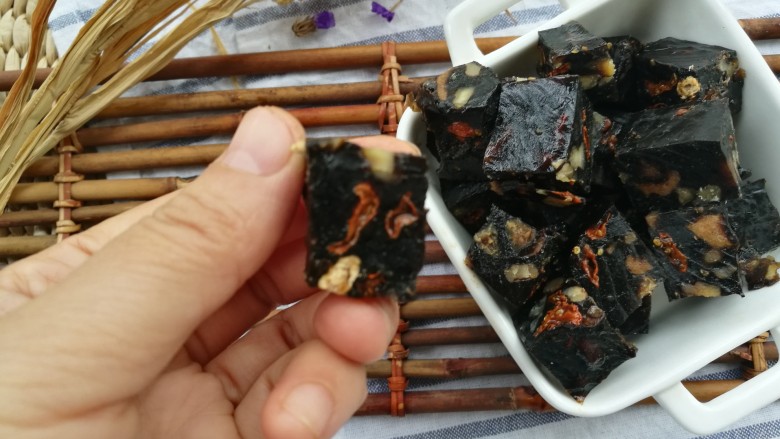 滋阴养血阿胶糕,每一口都滋养你的机体,给你能量,让你由内而外的美丽。