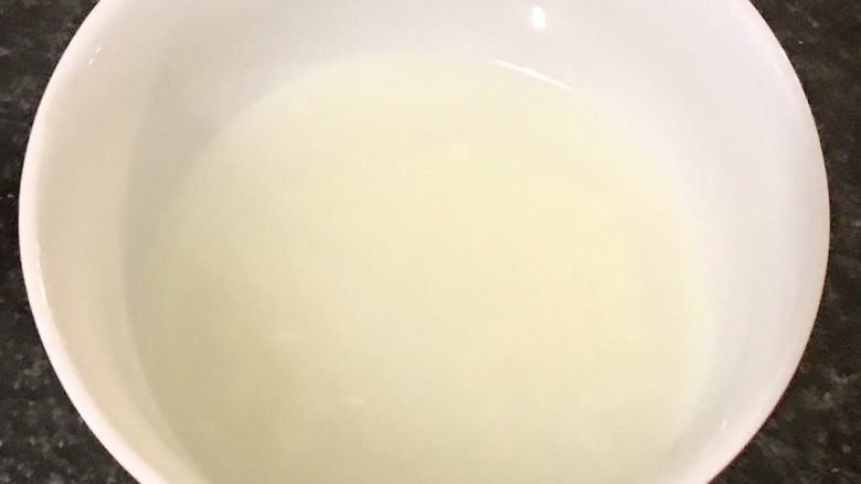 吃掉一朵花+桂花酒酿火烧饼,放入酒酿。