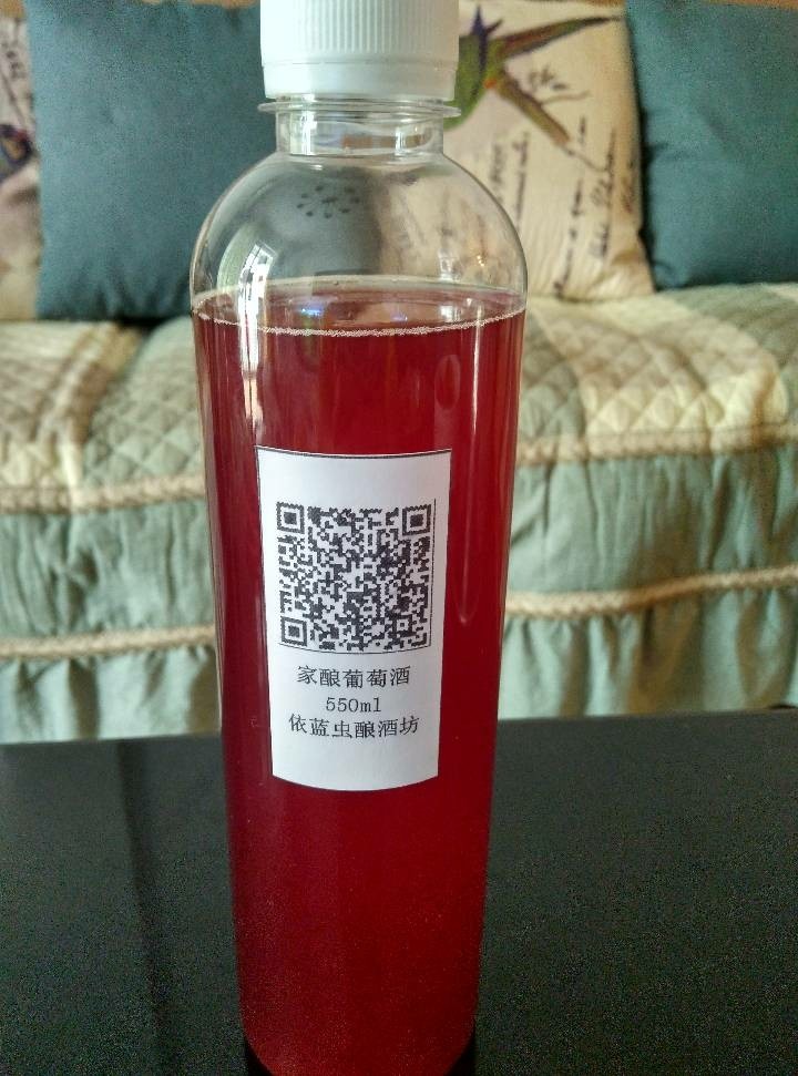 自酿葡萄酒,玫瑰香和夏黑都是很好的酿酒材料!