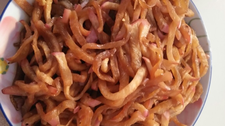 素炒萝卜条佐粥主食都可以,出锅