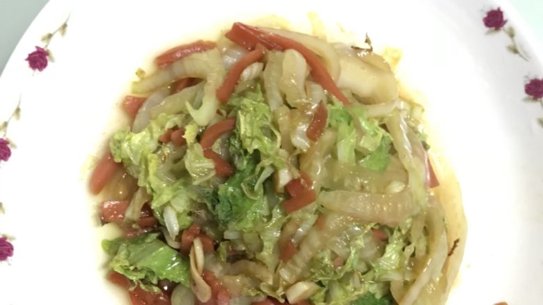 火腿大白菜,出锅就这样啦，简单又好吃，还不长胖哟