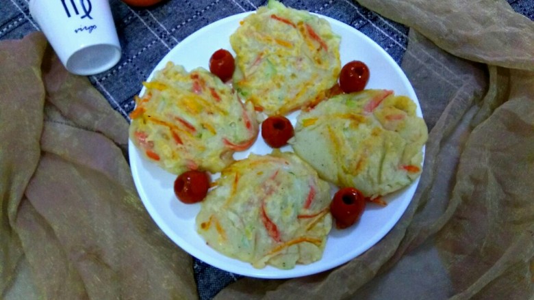 #懒人料理#快手虾皮三丝饼,摆盘