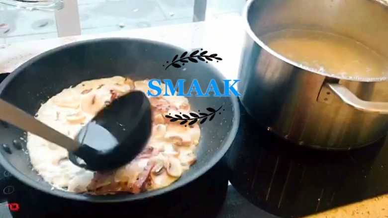 奶油培根青酱意面,加入一勺煮面的汤,稀释下奶油