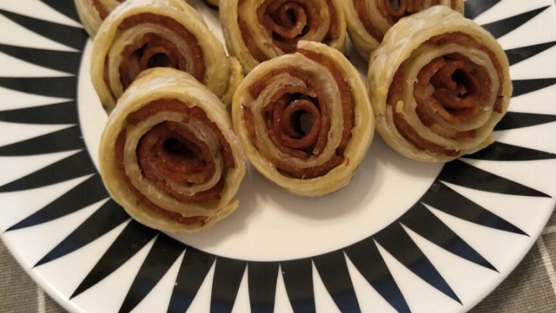 酥皮培根卷（飞饼皮版）,香酥酥的，简单快手