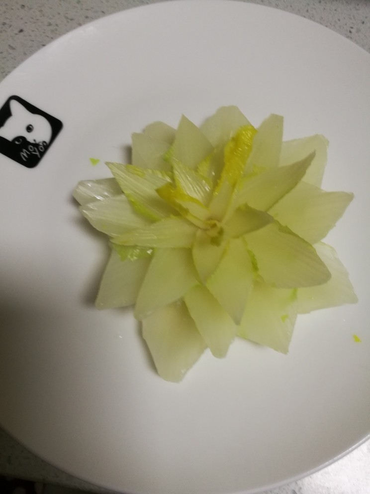 菜谱#佛手观音莲花白菜#(创建于16/11~2017),娃娃菜修剪成莲花🌸状,备用。