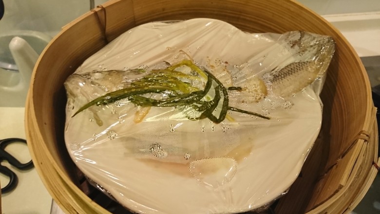 清蒸鱸魚,蒸好了。