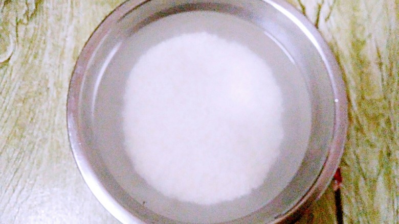 紫薯糯米糕,提前1晚洗净,泡水