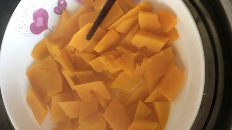 三彩豆沙包~附豆沙馅制作,开锅约10分钟,筷子轻松穿透即可。